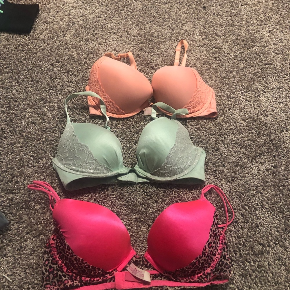 Victoria secret size 32D